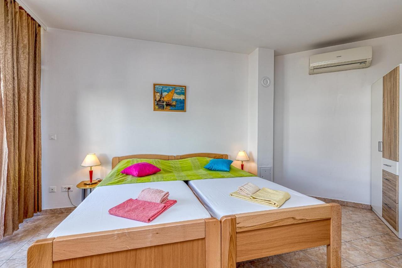 Sunrise Apartments โรวีน ภายนอก รูปภาพ