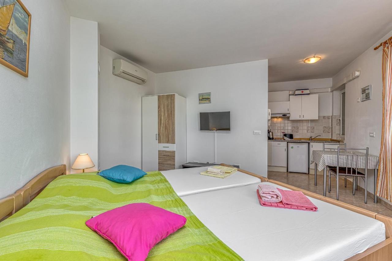 Sunrise Apartments โรวีน ภายนอก รูปภาพ